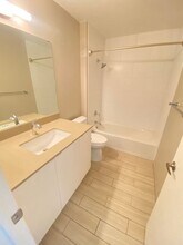 200 Shoreline Ct in Richmond, CA - Building Photo - Building Photo