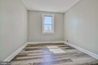 1915 E 29th St photo'