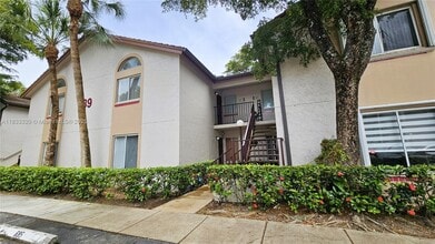 9277 SW 138th Pl in Miami, FL - Building Photo - Building Photo