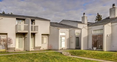 Crimson Hills Apartments in Bellingham, WA - Building Photo - Building Photo