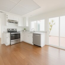 7096 Island Village Dr in Long Beach, CA - Building Photo - Building Photo