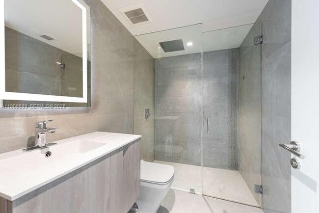 property at 1325 Bay Dr