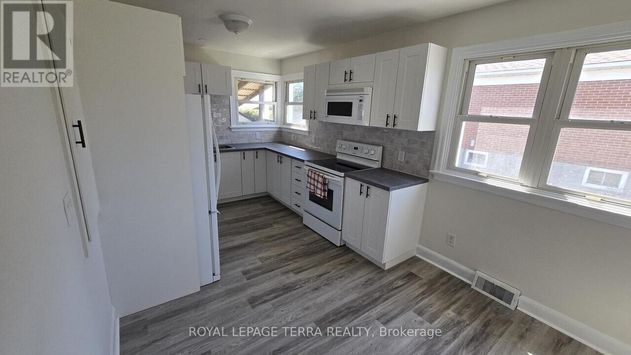779 Whitman Crescent in Oshawa, ON - Building Photo