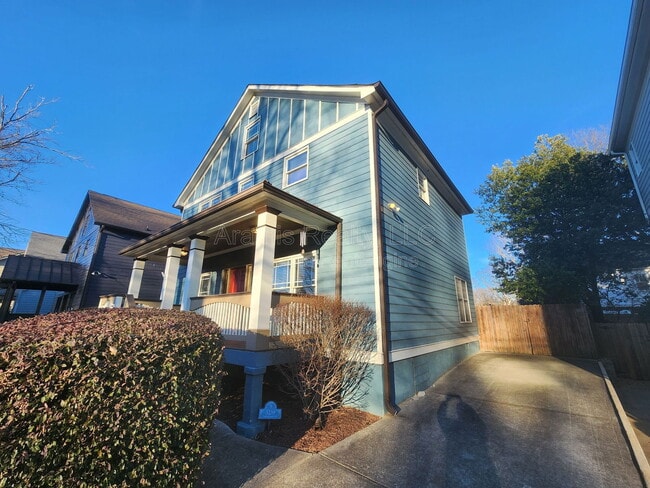 3239 Osborne Rd NE in Atlanta, GA - Foto de edificio - Building Photo