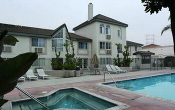 15000 Downey Ave, Unit 125 in Paramount, CA - Building Photo - Building Photo