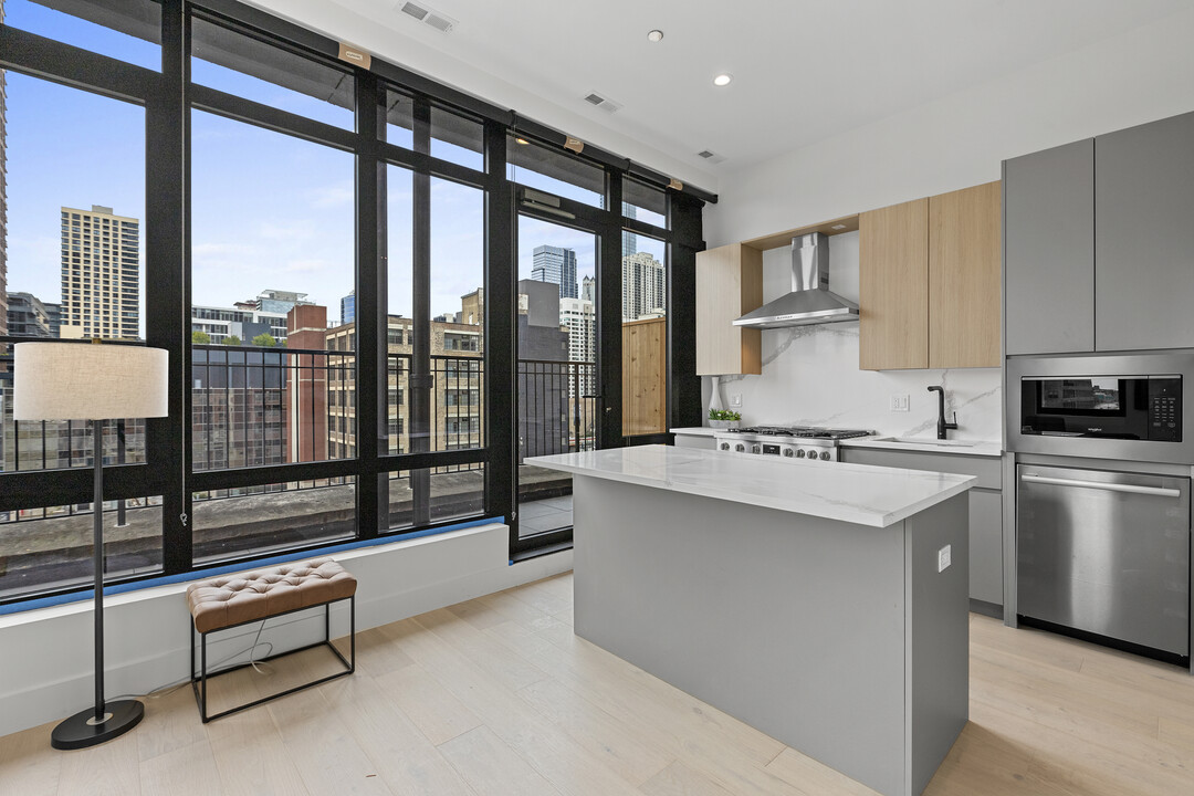 Paper Box Lofts in Chicago, IL - Building Photo