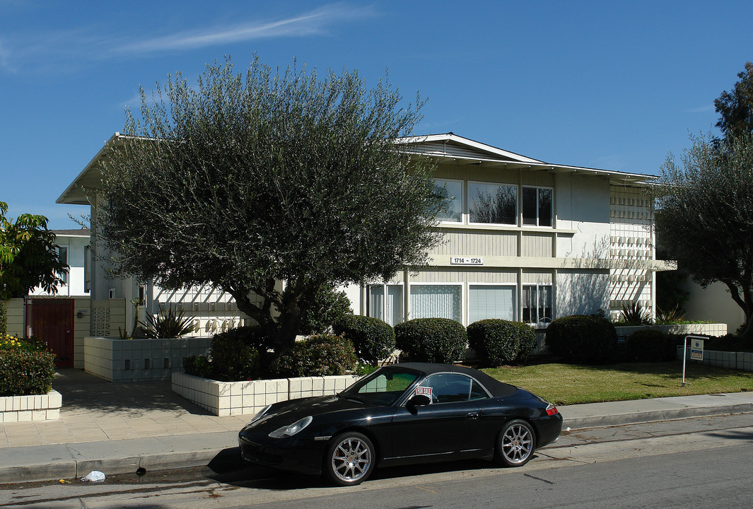 1714-1724 Westcliff Dr in Newport Beach, CA - Building Photo