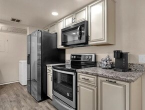 14645 N Fountain Hills Blvd, Unit Mountain Condo in Fountain Hills, AZ - Foto de edificio - Building Photo