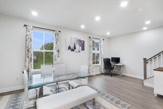 76 Swackhammer Way in Mt. Olive, NJ - Building Photo - Building Photo