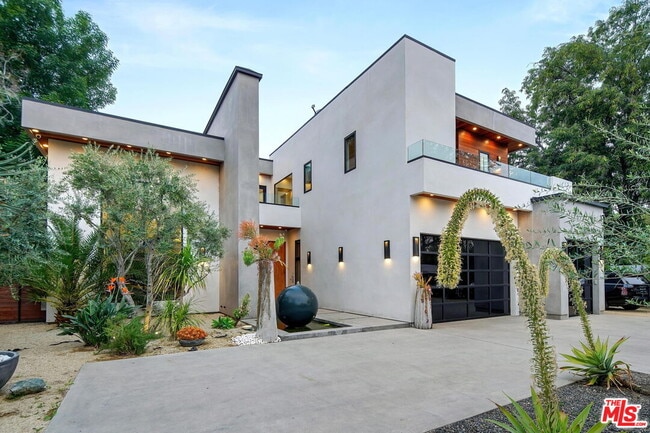 6029 Melvin Ave in Los Angeles, CA - Building Photo - Building Photo