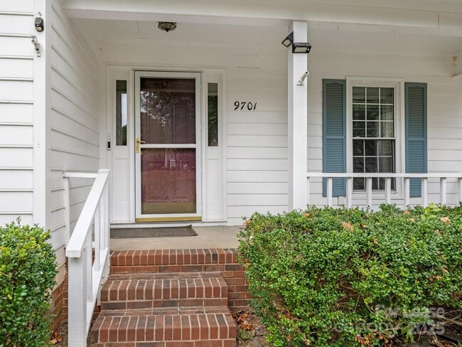 9701 Kent Village Dr in Charlotte, NC - Building Photo - Building Photo