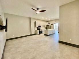 116 E Randolph Ave, Unit 204 in Enid, OK - Building Photo