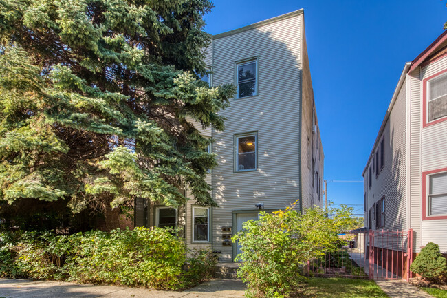 property at 3726 N Troy St