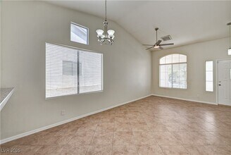 9845 Lenox Crest Pl in Las Vegas, NV - Building Photo - Building Photo