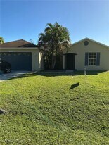 511 Upstate Ave S in Lehigh Acres, FL - Building Photo