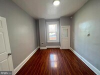 402 E Walnut Ln photo'