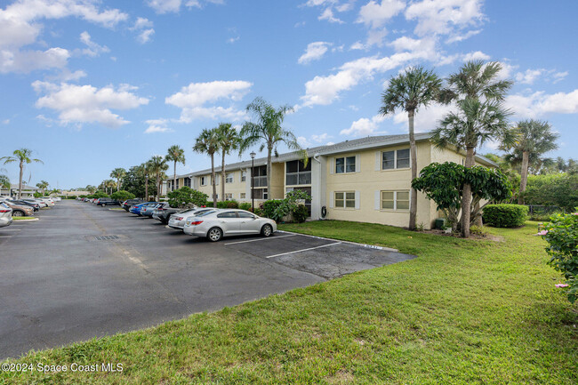 993 Sonesta Ave NE in Palm Bay, FL - Foto de edificio - Building Photo