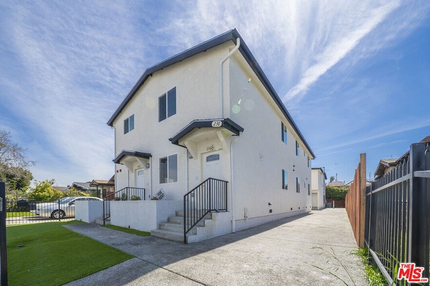 238 E 84th Pl, Unit 1532 in Los Angeles, CA - Building Photo