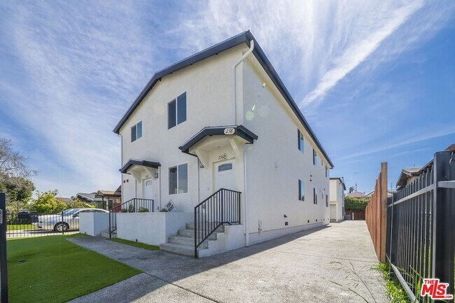 236 W 84th Pl in Los Angeles, CA - Building Photo - Building Photo
