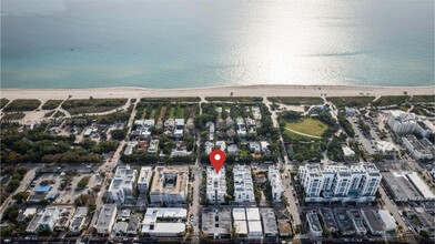 7744 Collins Ave in Miami Beach, FL - Building Photo - Building Photo