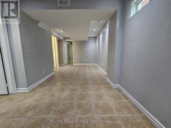 4 Lonestar Crescent in Brampton, ON - Building Photo - Building Photo