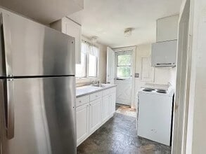 326 Bridle Path in Worcester, MA - Building Photo - Building Photo