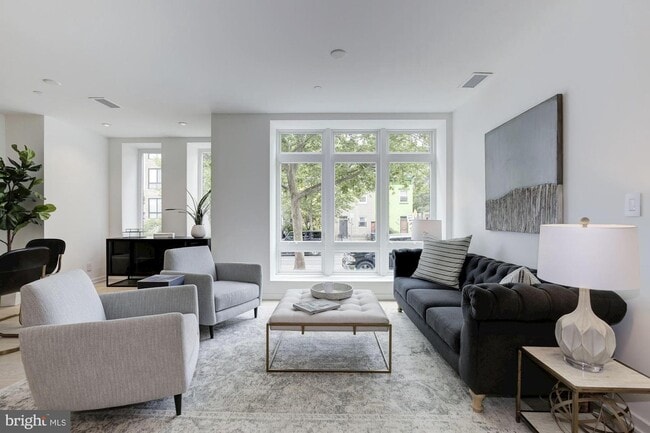 1101 Q St NW, Unit 201 in Washington, DC - Building Photo - Building Photo