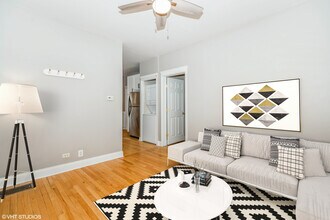 3807 N Ravenswood Ave in Chicago, IL - Building Photo - Building Photo