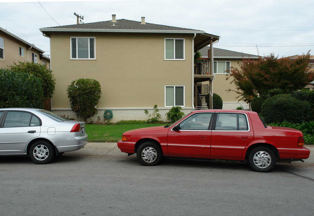 868 Park Dr in Mountain View, CA - Building Photo