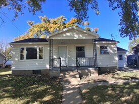 108 N Webster St in Catlin, IL - Building Photo
