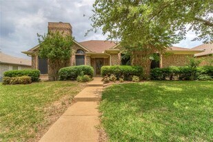 1513 Mission Ridge Trail in Carrollton, TX - Building Photo