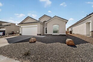 217 Farnborough St in El Paso, TX - Building Photo