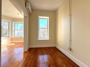 31 Dubois St, Unit 5 in Newburgh, NY - Building Photo - Building Photo