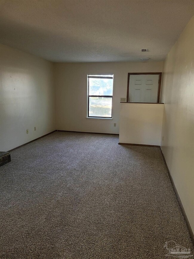 323 E Olive Rd in Pensacola, FL - Building Photo - Building Photo