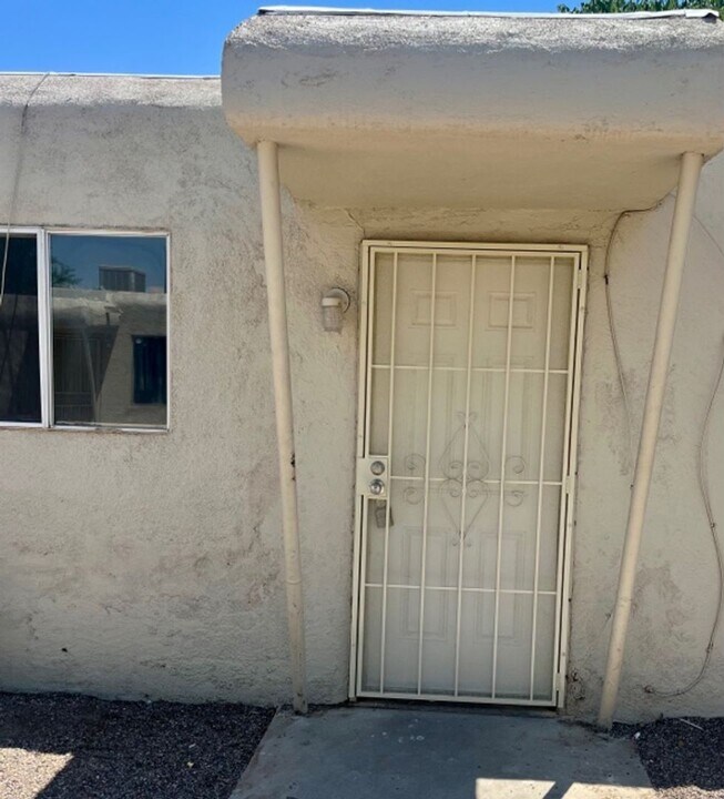 209 Texas St NE in Albuquerque, NM - Building Photo