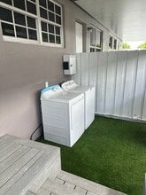 3095 W Flagler St in Miami, FL - Building Photo - Building Photo