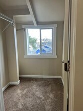 1322 Warren Ave in Bremerton, WA - Building Photo - Building Photo