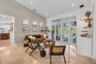 8515 NW 168th Terrace in Miami Lakes, FL - Building Photo - Building Photo