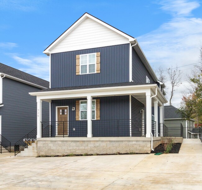 926 Crossland Ave-Unit -B in Clarksville, TN - Building Photo - Building Photo