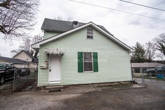 525 Sewanee St in Harriman, TN - Building Photo - Building Photo