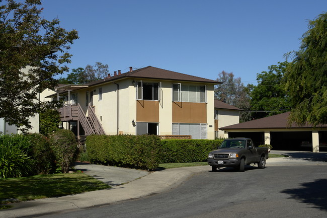 Linfield Manor in Menlo Park, CA - Foto de edificio - Building Photo