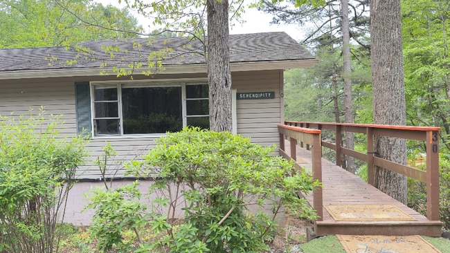 30 Lakemont Cottage Trail in Flat Rock, NC - Building Photo - Building Photo