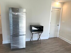 8773 Elsing Green Dr in Manassas, VA - Foto de edificio - Building Photo