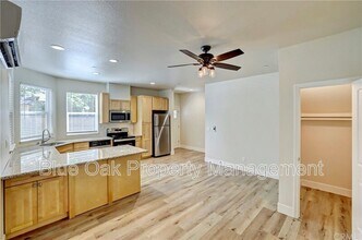 330 Oak St in Chico, CA - Foto de edificio - Building Photo