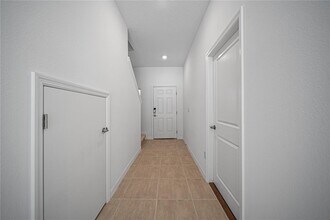 2085 Hallier Cv in Wesley Chapel, FL - Building Photo - Building Photo