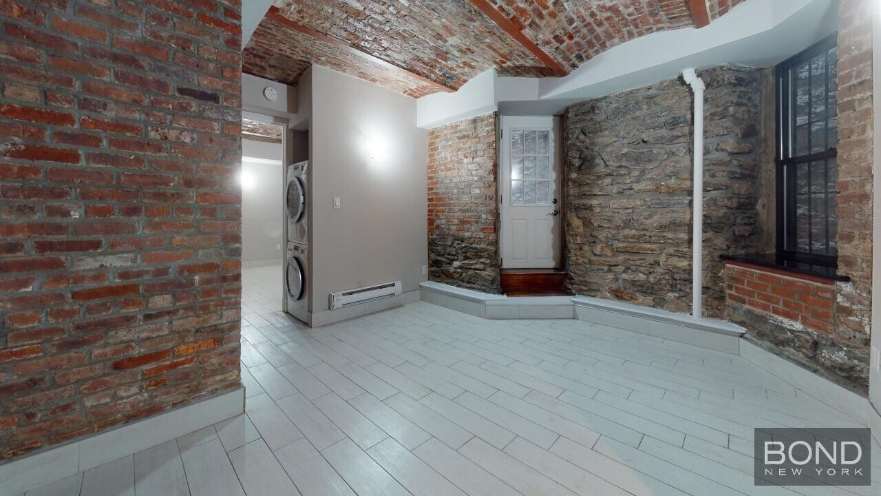 336 E 18th St in New York, NY - Building Photo