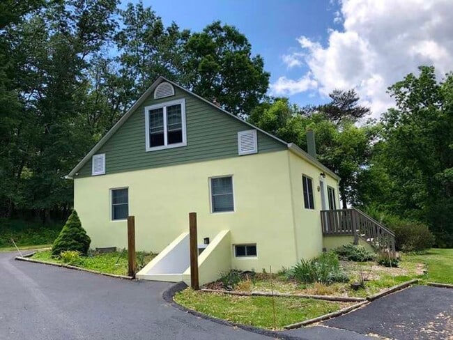 1855 Merrimac Rd in Blacksburg, VA - Building Photo - Building Photo