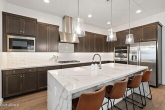 813 E Paseo Way in Phoenix, AZ - Building Photo - Building Photo