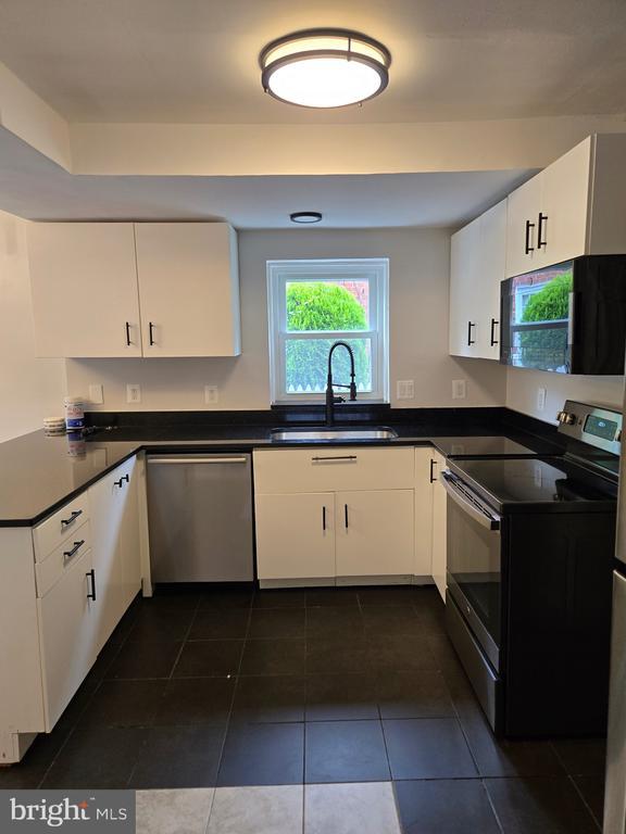 property at 1008 N Roosevelt St