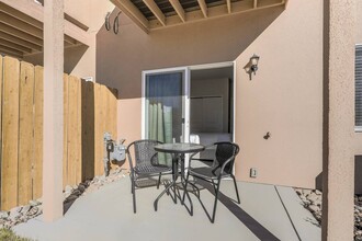 2220 E La Salle St, Unit 102 in Colorado Springs, CO - Foto de edificio - Building Photo